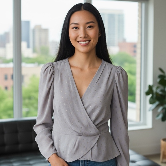 Express Women's V-neck Lavender Wrap Blouse Size Medium - Picture 3 of 12